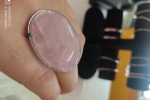 Anello pietra quarzo rosa naturale iperbolico regolabile donna