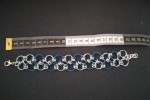 Bracciale chainmaille asimmetrico con anellini in alluminio