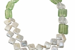 Collana corta multifilo perle scaramazze e perle di vetro verde chiaro