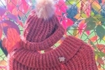 Coordinato in lana Mohair ruggine coprispalle/cappello all’uncinetto