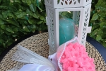 Fiori rosa artificiali fatti a mano, lavorazione artigianale, bouquet