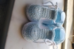 Scarpette neonati azzurre in puro cotone