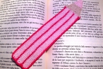 Segnalibro matita rosa fatto a mano all'uncinetto