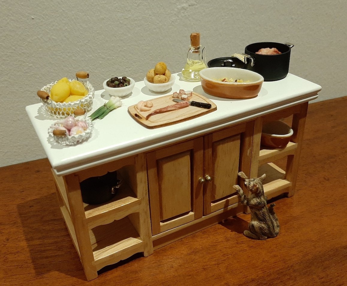 Creazioni - Soprammobili - Tavolo cucina miniatura x dollhouse 1/12:  Insalata di polpo
